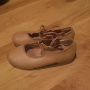 Tap shoes